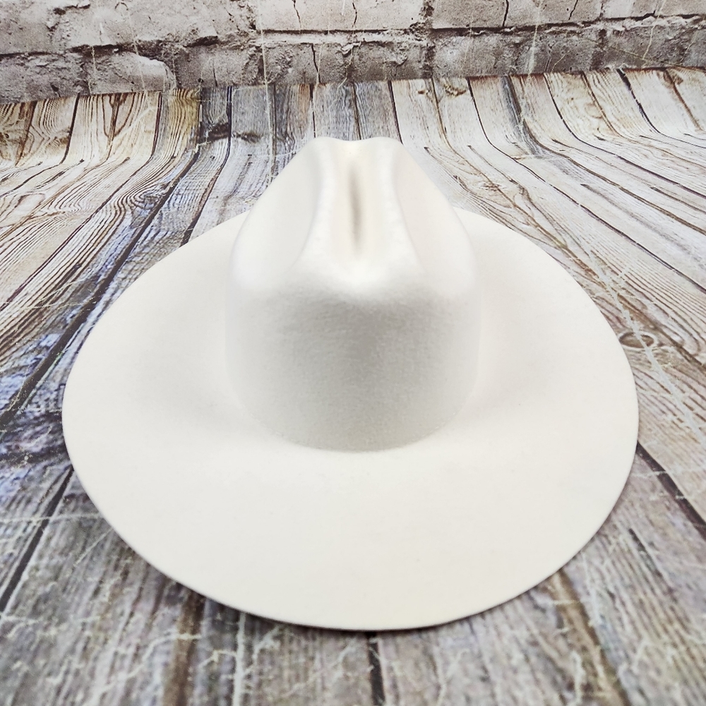 Lack of Color Ridge Cowboy Hat in Ivory Small NWOT From Revolve